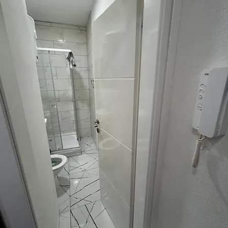 Ela Apartman Stan Na Dan